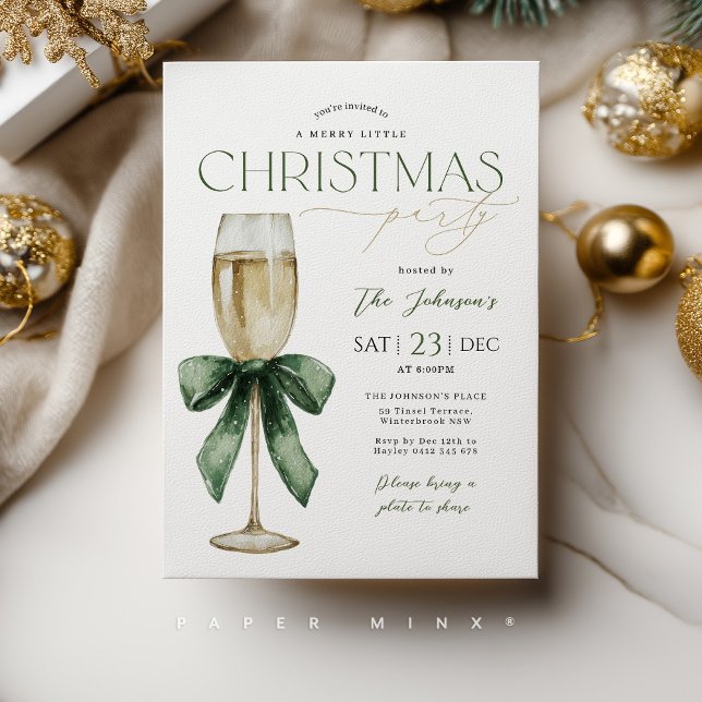 Christmas Party Champange Glass Green Gold  Einladung (Christmas party invitation with champagne glass with festive green bow. )