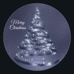 Christmas Shiny Blue Ribbon Tree Sparkle Runder Aufkleber<br><div class="desc">Weihnachts Shiny Blue Ribbon Tree Sparkle Classic Round Sticker. Einzigartiges,  schönes,  stilvolles Design. Leicht personalisiert zu sein. Schriftart Stil,  Größe und Farben können geändert werden. Matching-Elemente sind verfügbar.</div>