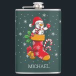 Christmas Snowman Candy Cane Flachmann<br><div class="desc">Dieser niedliche Schneemann mit gemütlicher Zeit in einem Strumpf ist ideal für den kalten Wintertag oder die kalte Nacht. Sie können den Namen anpassen,  indem Sie auf den "Personalisieren"-Button klicken,  um ihn zu Ihrem eigenen Namen zu machen</div>
