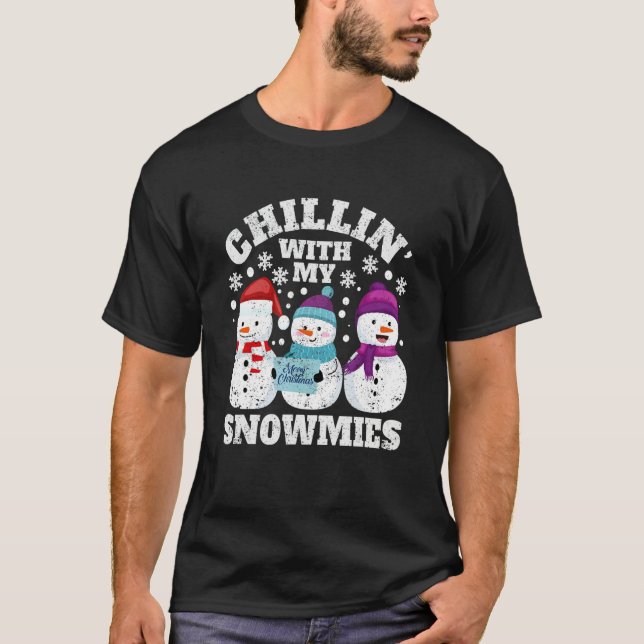 Christmas Snowman Xmas PJs Chillin With My Snowmie T-Shirt (Vorderseite)
