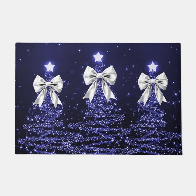 Christmas Sparkling Trees Navy Faux Silver Bow  Fußmatte (Vorderseite)