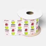 Christmas Tennis Sports Ball Individuelle Name Satinband<br><div class="desc">Eine niedliche Abbildung des Tennisballs in einer Weihnachtsmannmütze mit den Worten "Frohe Weihnachten" und deinem individuelle Name. Ideal für Groß und Klein,  die Liebe beim Tennisspielen. Ein ideales Tennisspiel-Weihnachtsband für Tennisspieler,  Tennistrainer,  Sportler und Tennisbegeisterte. Einfach den Namen anpassen und zu Ihrem eigenen machen!</div>