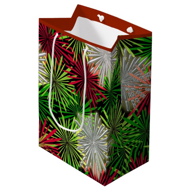 Christmas Tinsel PomPoms - Rot, Grün und Weiß Mittlere Geschenktüte (Vorderseite Schrägansicht)