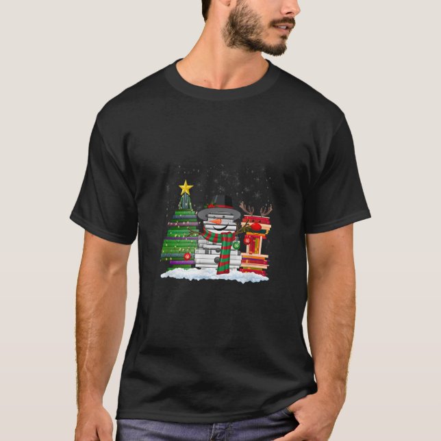 Christmas Tree Snowman Reindeer Book Stack Librari T-Shirt (Vorderseite)