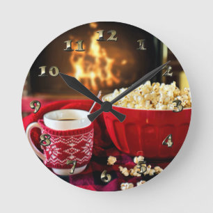 Christmas Treet - Popcorn and Hot Cider Runde Wanduhr