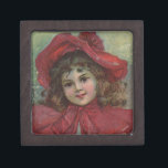 Christmas Viktorianisch Child Red Hat Girl Portrai Schmuckkiste<br><div class="desc">Das Weihnachtskind - Dieses kleine Viktorianische Kind hat einen kleinen roten Hut und einen roten Mantel,  genau wie Little Red Riding Hood,  um ihr warm für die Weihnachtszeit behalten. Das wunderschöne Kind stammt aus einer Werbung aus dem späten 19. Jahrhundert.</div>