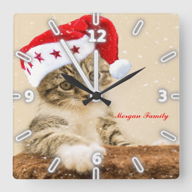 Christmas, Whimsical Cat Whit Santa Hat Quadratische Wanduhr (Vorderseite)