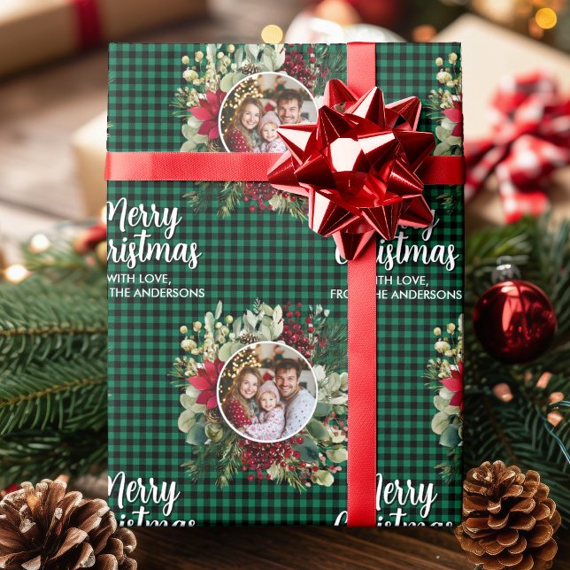 Christmas Wreath Plaids Family Photo Personalized Geschenkpapier (Christmas Wreath Plaids Family Photo Personalized Wrapping Paper)