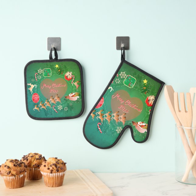 Christmassy Oven Mitt and Pot Holders Ofenhandschuh & Topflappen-Set (Insitu (Hängend))