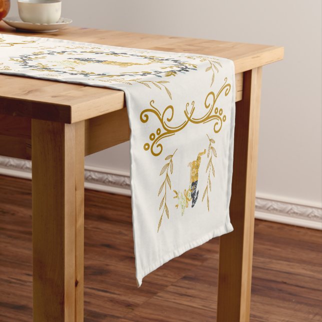 Christmastime Deer with Wreath Yellow Table Runner Kurzer Tischläufer (Beispiel)