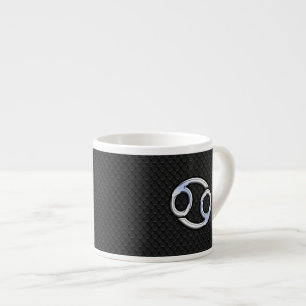 Chrom mag Krebs-Tierkreis-Zeichen auf Espressotasse