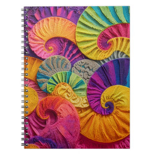 Chromatische Muscheln: Lebendiges Spiralmosaik Notizblock