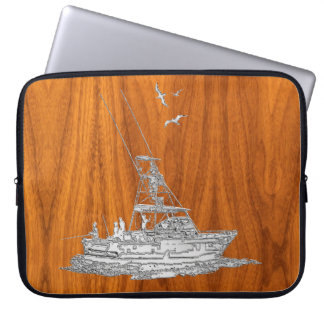 Chrome Fishing Boat on Teak Wood Grain Decor Laptopschutzhülle