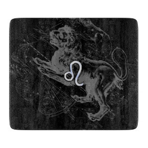 Chrome Style Leo Zodiac Sign auf Hevelius Schneidebrett