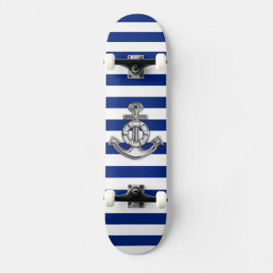 Chrome Style Lifesaver auf nautischen Streifen Skateboard