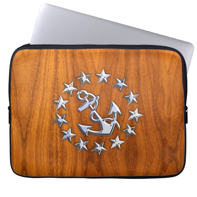 Chrome Yacht Flag auf Nautical Teak Wood Print Laptopschutzhülle (Vorderseite)