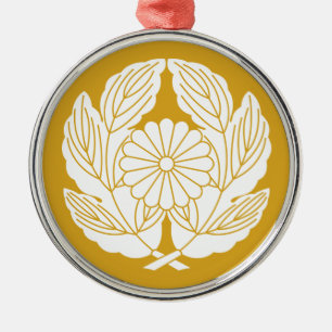 Chrysantheme auf Chrysanthemenblättern Silbernes Ornament