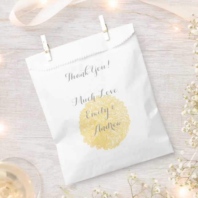 Chrysanthemum Bloom Sunny Elegance Gelbe Hochzeit Geschenktütchen (Ausgeschnitten)