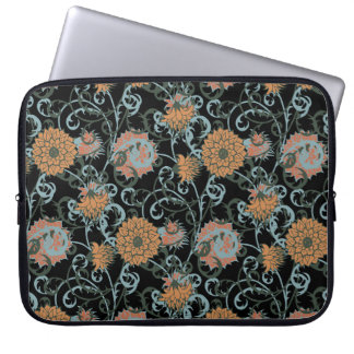 Chrysanthemums Schwarzer Hintergrund, floral Vinta Laptopschutzhülle