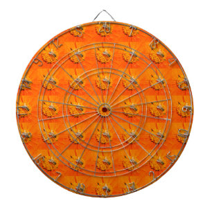 Cible De Fléchettes abeilles sur le tableau de fléchettes orange