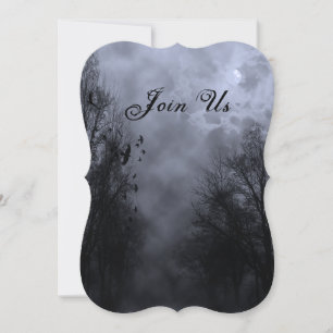 Ciel bleu avec les invitations faites sur commande