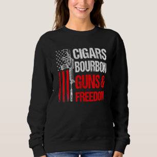 Cigars Bourbon Guns Freedom US Flag Vater Opa Sweatshirt