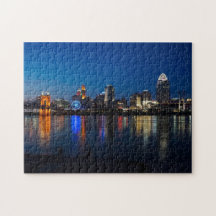 Cincinnati durch Nacht