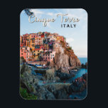 Cinque Terre Italien Wasserfarben Vintag Magnet<br><div class="desc">Cinque Terre Retro Reise Art Design. Cinque Terre ist eine Reihe von jahrhundertealten Küstendörfern an der zerklüfteten italienischen Riviera.</div>