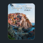 Cinque Terre Italien Wasserfarben Vintag Magnet<br><div class="desc">Cinque Terre Retro Reise Art Design. Cinque Terre ist eine Reihe von jahrhundertealten Küstendörfern an der zerklüfteten italienischen Riviera.</div>