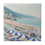 Cinque Terre Italy Fun Beach Landschaftlich Travel Fliese<br><div class="desc">Eine schöne Landschaft mit Blick auf den herrlichen Strand,  den blauen Ozean und die Berge in Monterosso al Mare,  Cinque Terre,  Italien,  zeigt Familien,  die einen schönen Sonntag auf dem Meer genießen. Reise- und Strandfotografie.</div>
