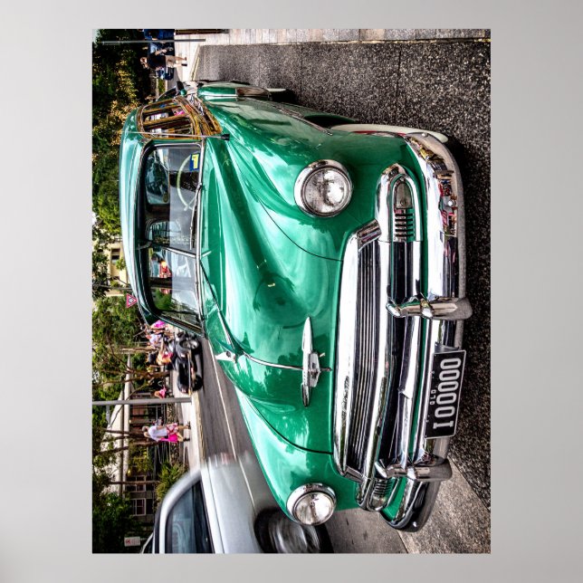 Circa 1951 Chevrolet, Deluxe Stationwagon in grün Poster (Vorne)