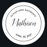 Circle Design Personalisierte Wedding Stickers Sie<br><div class="desc">Dieser Kreis Design Hochzeitsaufkleber oder Umschlag Aufkleber ist einfach,  aber elegant.</div>