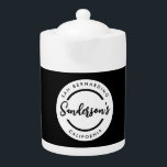 Circle "Schwarz-weiß City Town Place"<br><div class="desc">Einfach minimalistisch schick posh stye schwarz-weiß Ort Name in schwarzen Kreis Ring. Perfektes Design für Zuhause, Büro und Ihr Unternehmen. Passen Sie es mit Texten Ihrer Wahl an.</div>