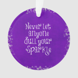 Citation d'étincelle inspirée de la fille violette