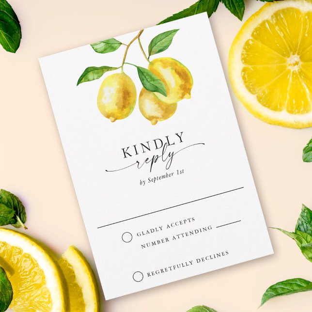 Citrus Lemon Watercolor RSVP Karte (The hand-painted watercolor lemon design creates a sophisticated wedding RSVP card.)