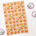 Citrus Orange Pattern Geschirrtuch<br><div class="desc">Das zingige und köstliche Orangenfruchtmuster auf einem rosa Hintergrund. Ideal für Feinschmecker und alle,  die Lieben kochen. Originelle Kunst von Nic Squirrell.</div>