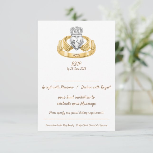 Claddagh Ring Mariage RSVP avec Initiales et Date (Debout devant)