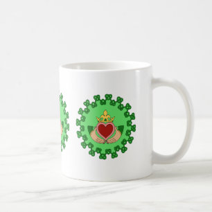 Claddagh und grüne Knotenmuster Kaffeetasse