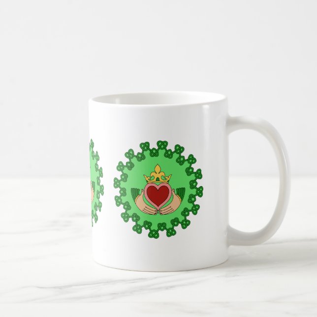 Claddagh und grüne Knotenmuster Kaffeetasse (Rechts)