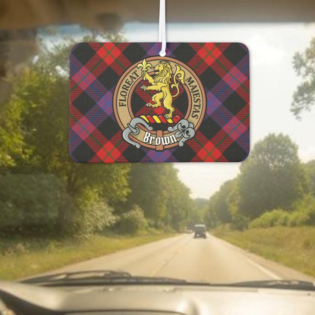 Clan Brown Wappen über Tartan Autolufterfrischer (Von Creator hochgeladen)