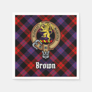 Clan Brown Wappen über Tartan Serviette