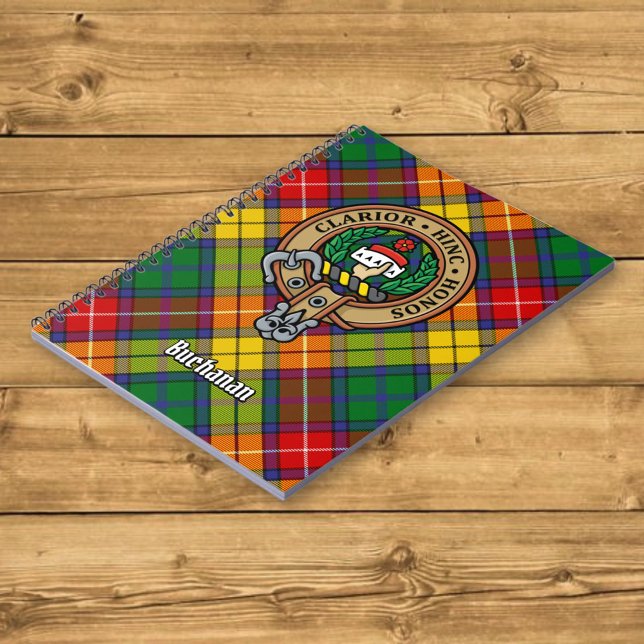 Clan Buchanan Wappen über Tartan Notizblock (Von Creator hochgeladen)