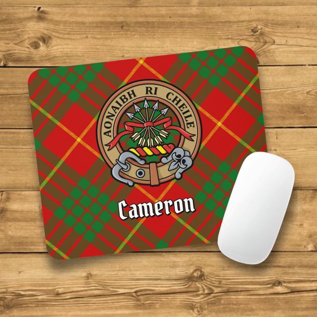 Clan Cameron Wappen über Tartan Mousepad (Von Creator hochgeladen)