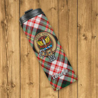 Clan Carnegie Wappen über Dress Tartan