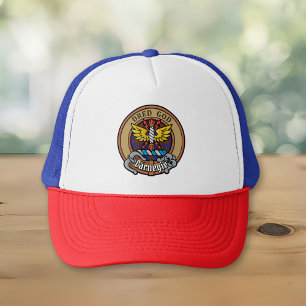 Clan Carnegie Wappen über Tartan Truckerkappe