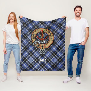 Clan Clark Wappen über Tartan Fleecedecke
