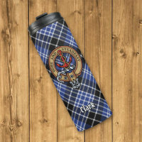 Clan Clark Wappen über Tartan