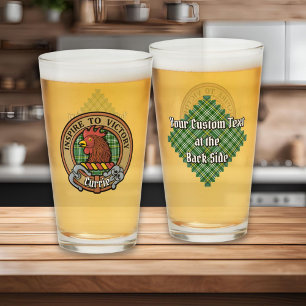 Clan Currie Rooster Wappen über Tartan Glas