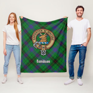 Clan Davidson Wappen über Tartan Fleecedecke