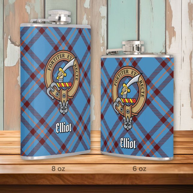 Clan Elliot Wappen über antikes Tartan Flachmann (Von Creator hochgeladen)
